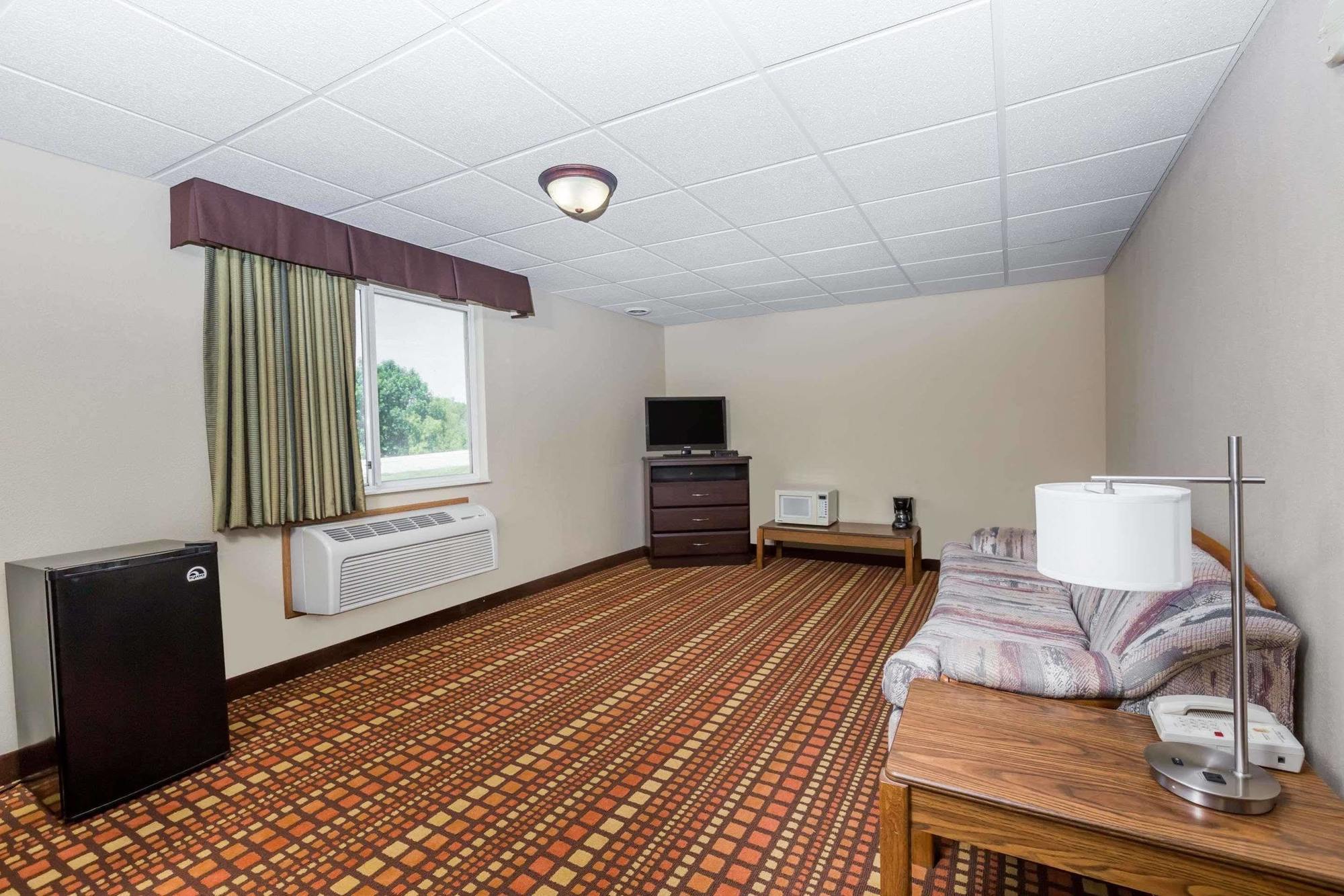 Hotel Super 8 By Wyndham Adair Ia Zewnętrze zdjęcie